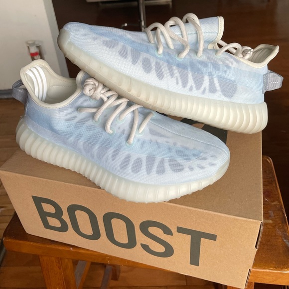 Yeezy Shoes - YEEZY BOOST 350V